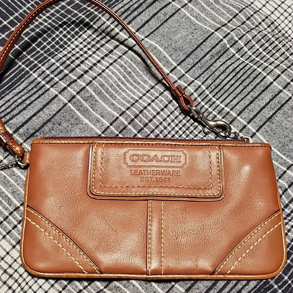 Coach leather wristlet Brown - Picture 1 of 4